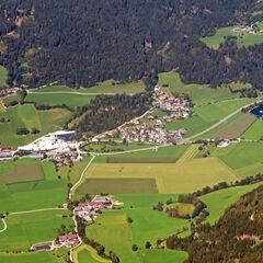 Flugwegposition um 13:19:39: Aufgenommen in der Nähe von Gemeinde Aigen im Ennstal, Österreich in 2062 Meter